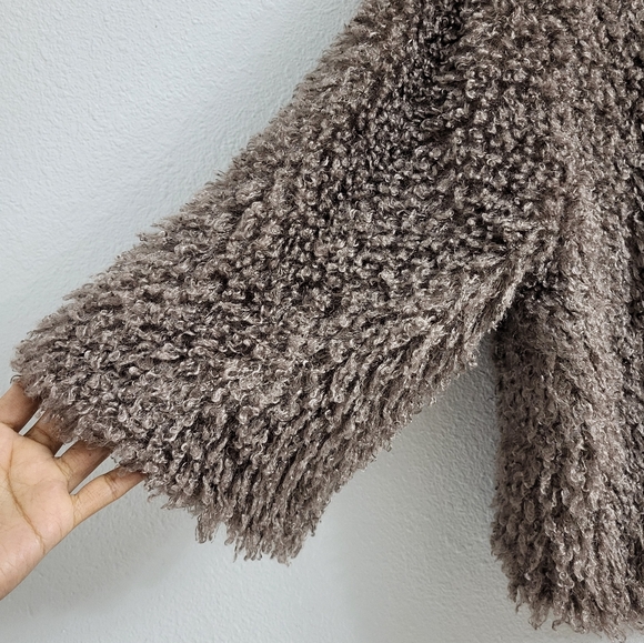 Furrocious Faux Fur Crop Cardigan - Picture 5 of 6